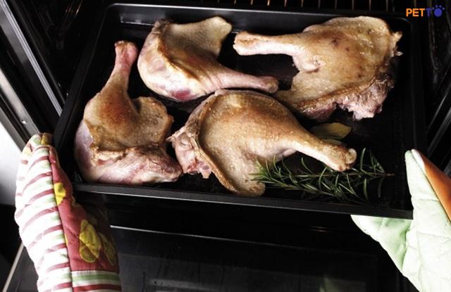 Mèo Ăn Thịt Ngỗng