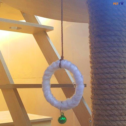 Vòng Chuông Treo Lên Nhà Cây, Trụ Cào Móng Cho Mèo 1