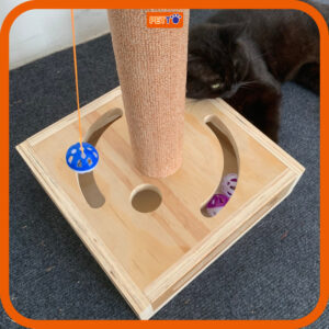 Cattree cho mèo bằng gỗ kèm hộc đồ chơi bóng chuông CT051